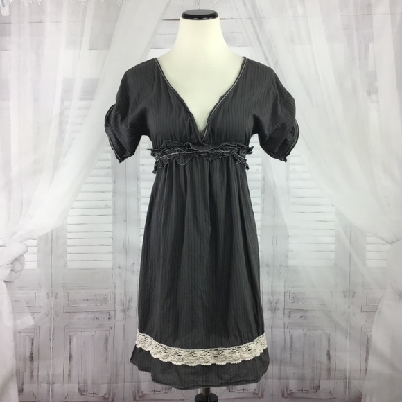 Chelsea & Violet Dresses & Skirts - Chelsea & Violet Lightweight Striped Vneck Dress